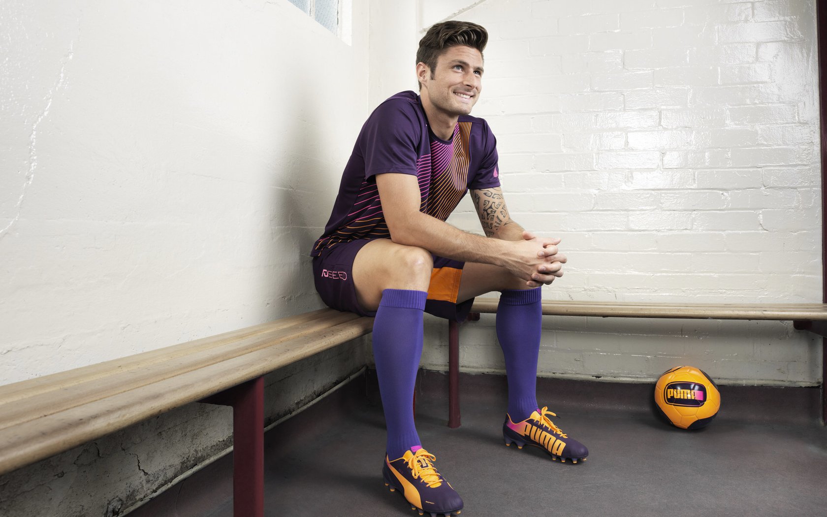 开云在线直播-墨西哥骑手安德烈斯·阿兹卡拉加在巴黎奥运会上首次亮相，尽管未能晋级，但表现积极。